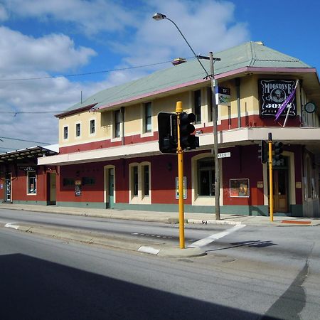 Moondyne Joe'S Hotel ฟรีแมนเทิล ภายนอก รูปภาพ